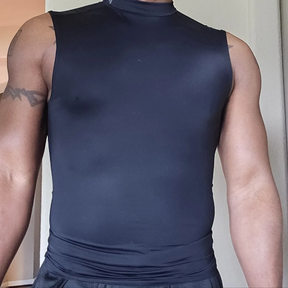 Black Sleeveless Athletic Top By MEAT - Picture 5 of 7